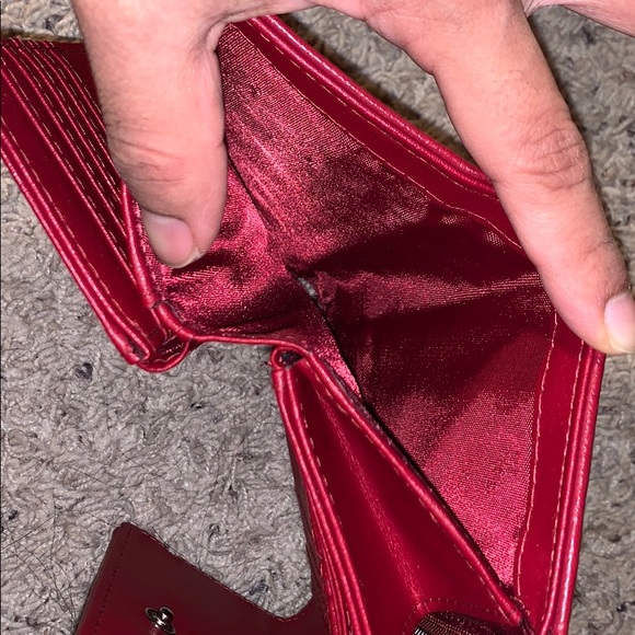 Red Wallet - Picture 5 of 6